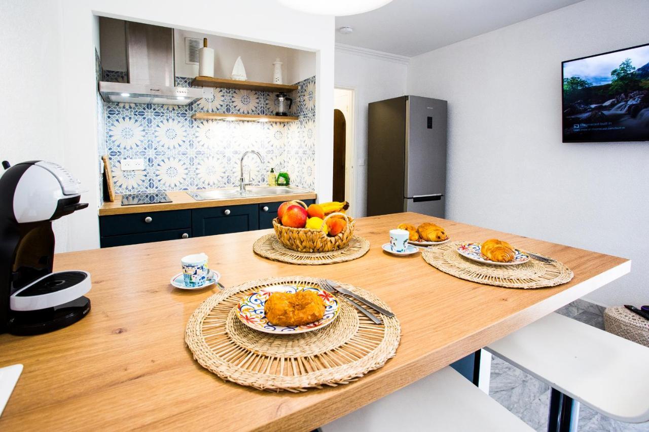 Romantic Sea View Studio, Steps Away From The Beach Antibes Buitenkant foto